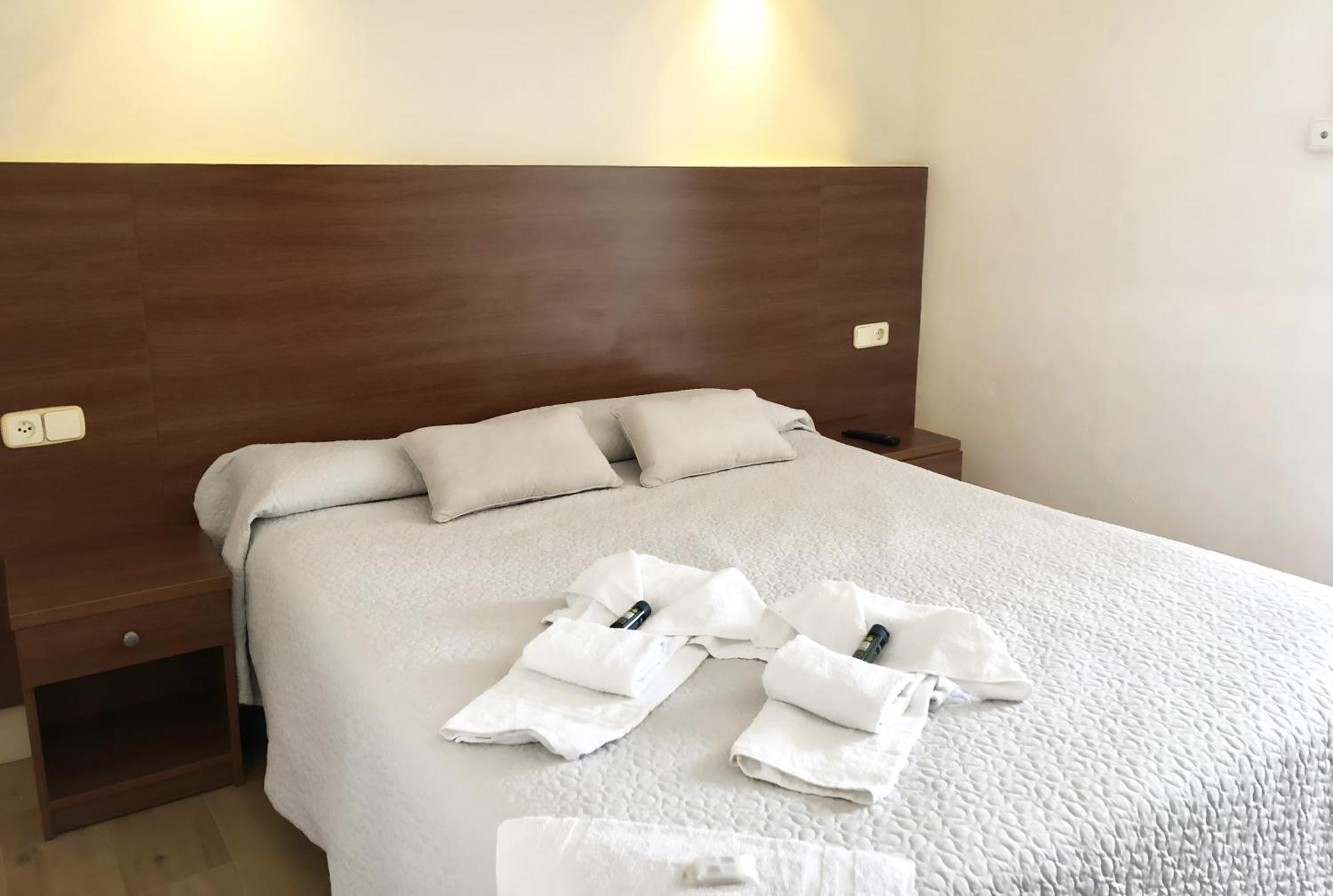 Hotel Medium Montecarlo Палафругел Стая снимка