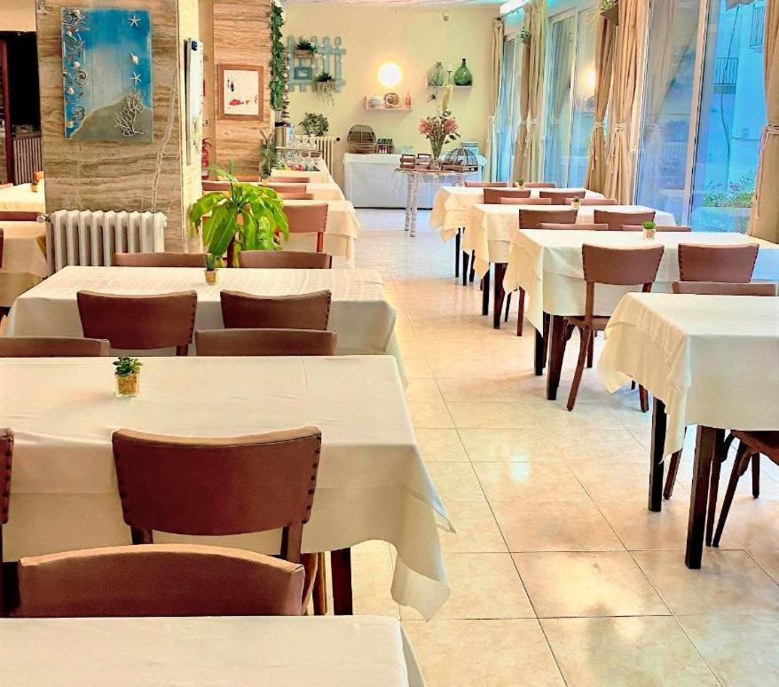 Hotel Medium Montecarlo Палафругел Екстериор снимка